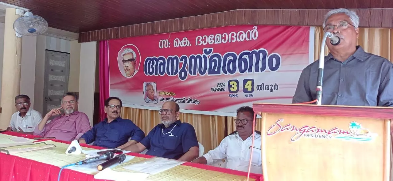 ചുവന്ന കൊടിയേന്തി നിഷിദ്ധമായ കാര്യങ്ങള് ചെയ്യുന്നത് എത്ര കേമന് നേതാവായാലും അംഗീകരിക്കില്ലെന്ന് ബിനോയ് വിശ്വം ചുവന്ന കൊടിയേന്തി നിഷിദ്ധമായ കാര്യങ്ങള് ചെയ്യുന്നത് എത്ര കേമന് നേതാവായാലും അംഗീകരിക്കില്ലെന്ന് ബിനോയ് വിശ്വം