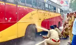 ഓടിക്കൊണ്ടിരിക്കെ കെഎസ്ആര്‍ടിസി ബസ്സിന്റെ ടയറിന് തീപിടിച്ചു