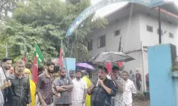 രോഗികളെ പരിശോധിക്കാന്‍ വിസമ്മതിച്ചത് ചോദ്യം ചെയ്തതിന് കള്ളക്കേസ്; ആശുപത്രിയിലേക്ക് എസ് ഡിപിഐ മാര്‍ച്ച് നടത്തി