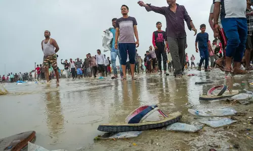ഹാത്റസ് ദുരന്തം: ആറ് ഉദ്യോഗസ്ഥര് സസ്പെന്ഷനില്; ആള്ദൈവത്തെ പ്രതിചേര്ക്കാതെ യുപി പോലിസ് ഹാത്റസ് ദുരന്തം: ആറ് ഉദ്യോഗസ്ഥര് സസ്പെന്ഷനില്; ആള്ദൈവത്തെ പ്രതിചേര്ക്കാതെ യുപി പോലിസ്