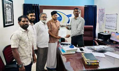 തലപ്പാടി ടോള് ബൂത്ത്: എസ് ഡിപിഐ നിവേദനം നല്കി തലപ്പാടി ടോള് ബൂത്ത്: എസ് ഡിപിഐ നിവേദനം നല്കി