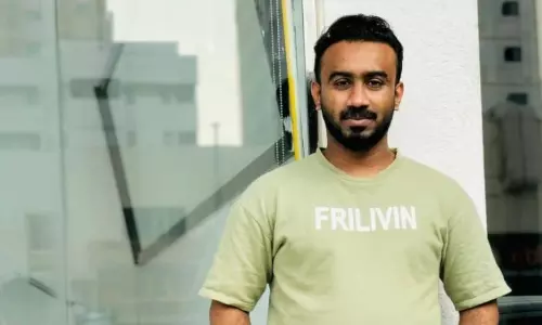 മലയാളി യുവാവ് ഷാര്ജയില് ഹൃദയാഘത്തെ തുടര്ന്ന് മരിച്ചു മലയാളി യുവാവ് ഷാര്ജയില് ഹൃദയാഘത്തെ തുടര്ന്ന് മരിച്ചു