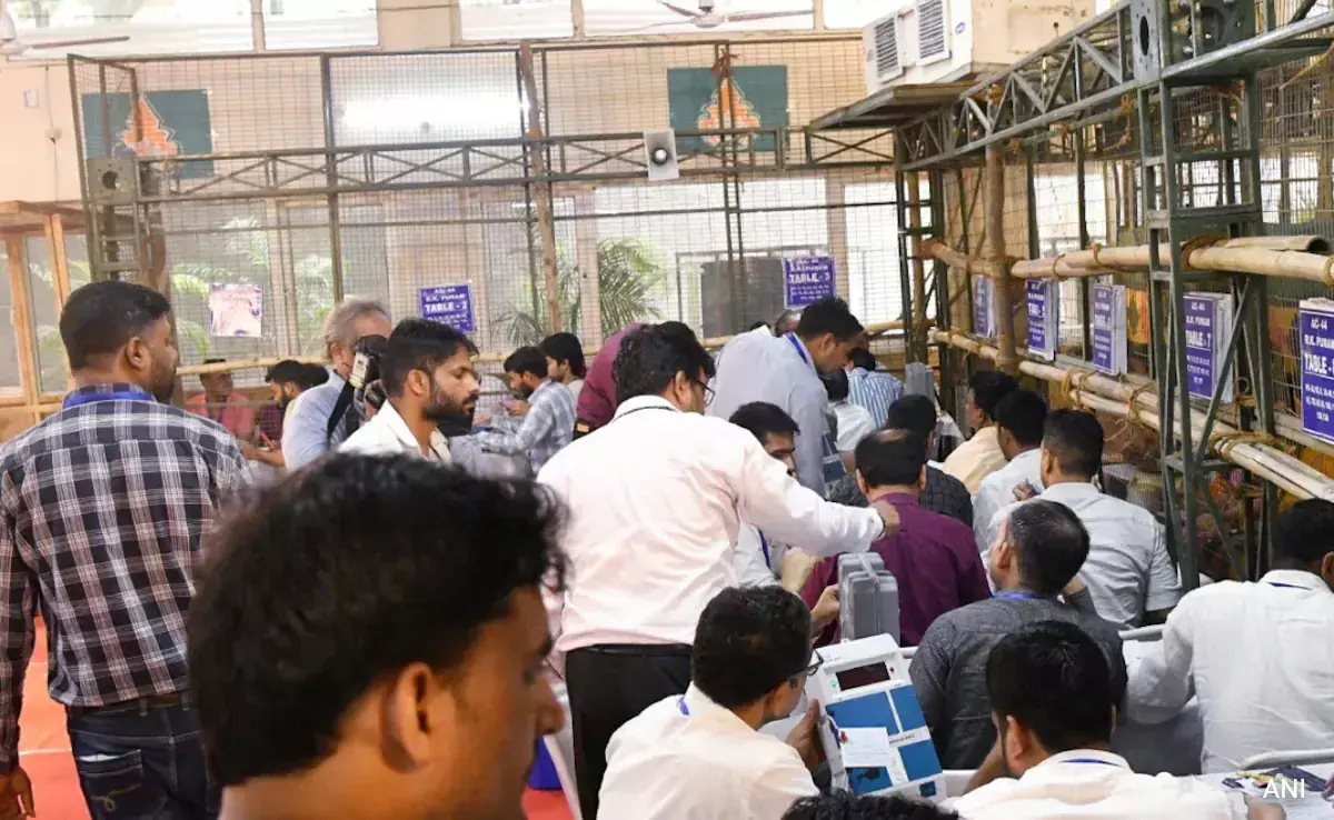 എന്ഡിഎയോ ഇന്ഡ്യയോ...?; ഉപതിരഞ്ഞെടുപ്പ് വോട്ടെണ്ണല് പുരോഗമിക്കുന്നു; രണ്ടിടത്ത് കോണ്ഗ്രസും ഒരിടത്ത് എഎപിയും മുന്നേറുന്നു എന്ഡിഎയോ ഇന്ഡ്യയോ...?; ഉപതിരഞ്ഞെടുപ്പ് വോട്ടെണ്ണല് പുരോഗമിക്കുന്നു; രണ്ടിടത്ത് കോണ്ഗ്രസും ഒരിടത്ത് എഎപിയും മുന്നേറുന്നു