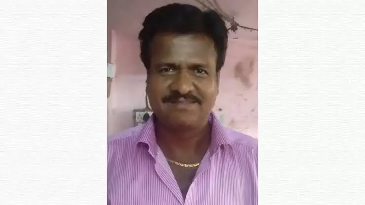 മധുരയില് നാം തമിഴര് പാര്ട്ടി പ്രവര്ത്തകനെ വെട്ടിക്കൊന്നു; തുടര്ച്ചയായ മൂന്നാം കൊലപാതകം മധുരയില് നാം തമിഴര് പാര്ട്ടി പ്രവര്ത്തകനെ വെട്ടിക്കൊന്നു; തുടര്ച്ചയായ മൂന്നാം കൊലപാതകം