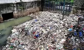ആമയിഴഞ്ചാൻ തോട് ഉടൻ വൃത്തിയാക്കും; ശുചീകരണത്തിന് സ്ഥിരം സമിതി, തീരുമാനം മുഖ്യമന്ത്രി വിളിച്ച യോഗത്തില് ആമയിഴഞ്ചാൻ തോട് ഉടൻ വൃത്തിയാക്കും; ശുചീകരണത്തിന് സ്ഥിരം സമിതി, തീരുമാനം മുഖ്യമന്ത്രി വിളിച്ച യോഗത്തില്