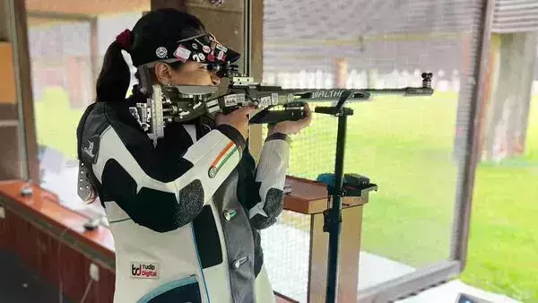 ഒളിംപിക്സ് 10 മീറ്റര് എയര് റൈഫിള് മിക്സഡ് വിഭാഗം; ഇന്ത്യ യോഗ്യത റൗണ്ടില് നിന്ന് പുറത്ത് ഒളിംപിക്സ് 10 മീറ്റര് എയര് റൈഫിള് മിക്സഡ് വിഭാഗം; ഇന്ത്യ യോഗ്യത റൗണ്ടില് നിന്ന് പുറത്ത്