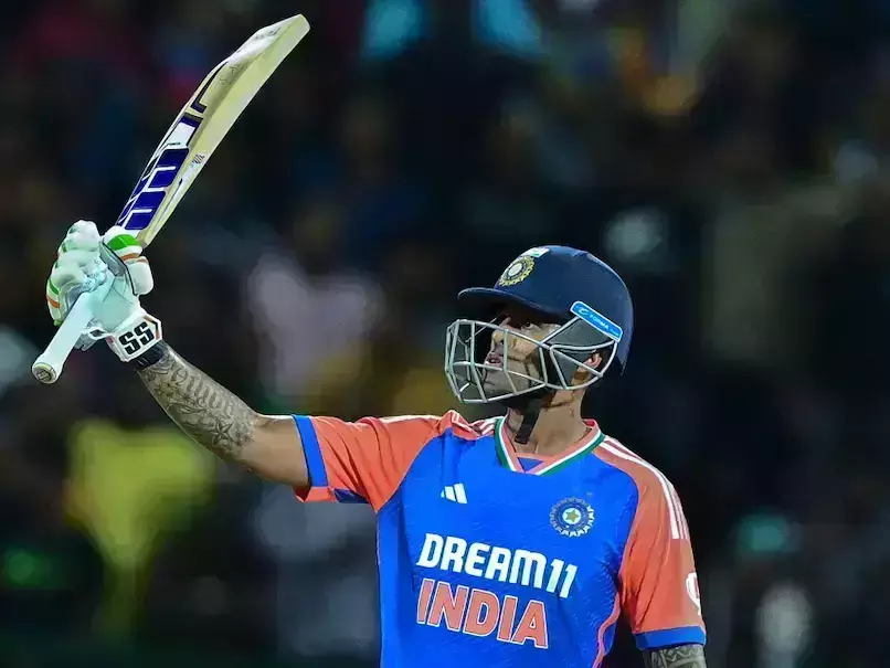 സൂര്യക്കും ഗംഭീറിനും കീഴില് ഇന്ത്യയ്ക്ക് ആദ്യ ജയം; പൊരുതി വീണ് ലങ്ക സൂര്യക്കും ഗംഭീറിനും കീഴില് ഇന്ത്യയ്ക്ക് ആദ്യ ജയം; പൊരുതി വീണ് ലങ്ക