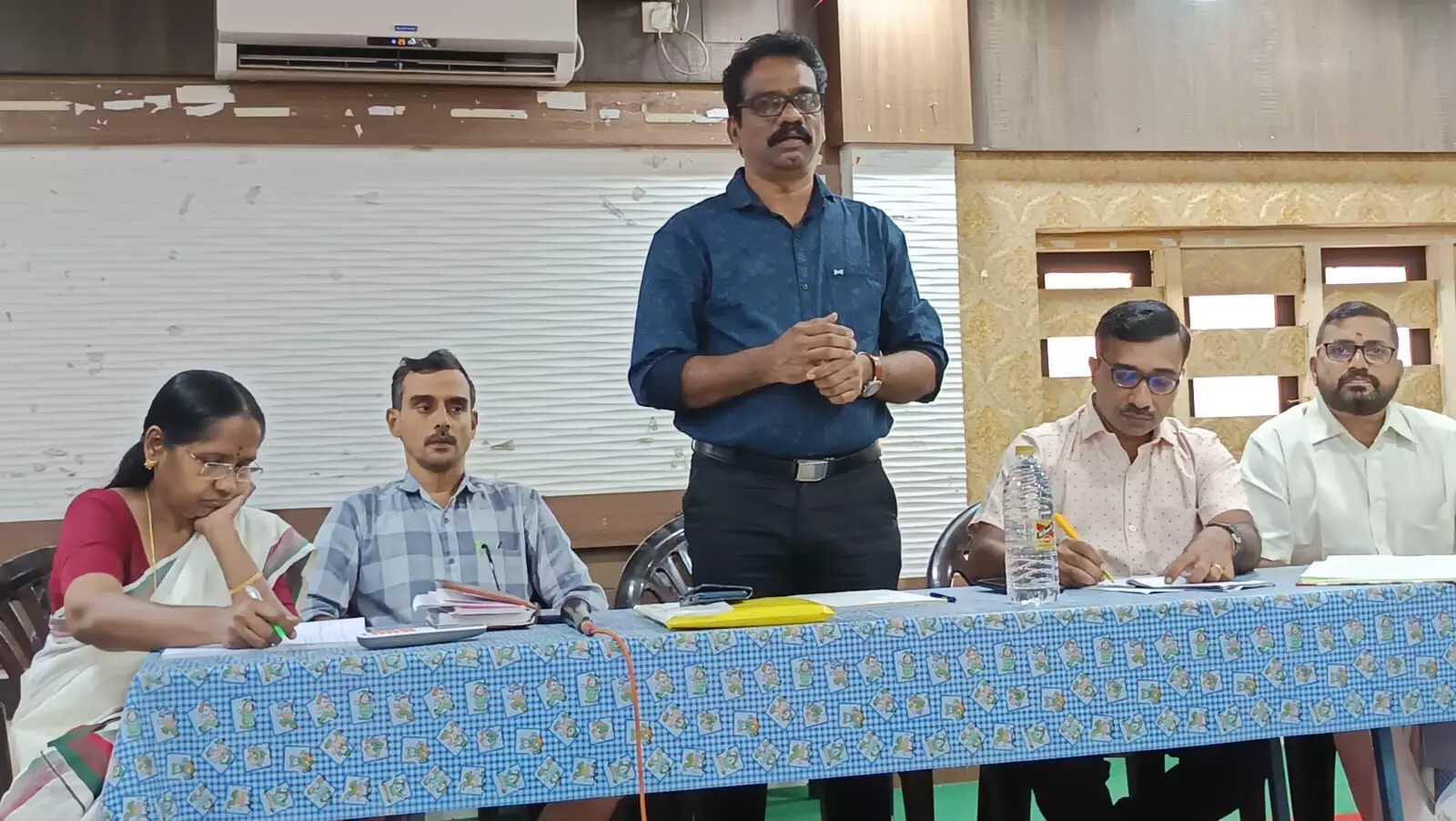 നോണ് ജേര്ണലിസ്റ്റ് പെന്ഷന് അപേക്ഷകള് ഉടന് തീര്പ്പാക്കണം: കെ.എന്.ഇ.എഫ് നോണ് ജേര്ണലിസ്റ്റ് പെന്ഷന് അപേക്ഷകള് ഉടന് തീര്പ്പാക്കണം: കെ.എന്.ഇ.എഫ്