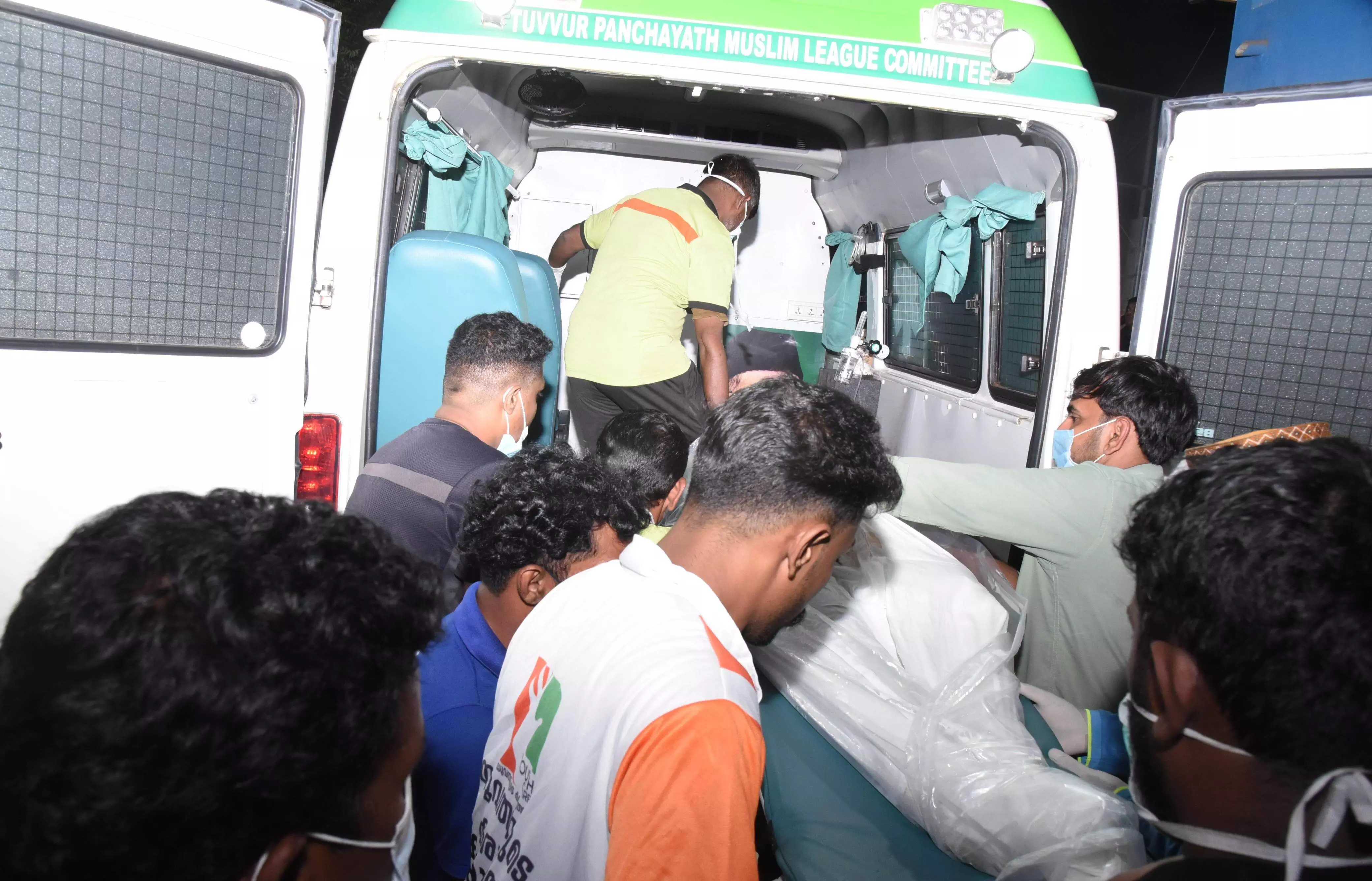 വയനാട് ഉരുള്‍പൊട്ടല്‍: താല്‍ക്കാലിക ആശുപത്രിയില്‍ 51 പേരുടെ പോസ്റ്റ്‌മോര്‍ട്ടം നടത്തി