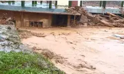 വയനാട് ഉരുള്‍പൊട്ടല്‍; മരണ സംഖ്യ ഉയരുന്നു; എന്‍ ഡി ആര്‍ ഫ് ടീം മുണ്ടക്കൈയില്‍