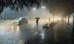 സംസ്ഥാനത്ത് കനത്ത മഴ തുടരുന്നു: ആറ് ജില്ലകളില് വിദ്യാഭ്യാസ സ്ഥാപനങ്ങള്ക്ക് നാളെ അവധി സംസ്ഥാനത്ത് കനത്ത മഴ തുടരുന്നു: ആറ് ജില്ലകളില് വിദ്യാഭ്യാസ സ്ഥാപനങ്ങള്ക്ക് നാളെ അവധി