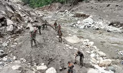 ഹിമാചലിലെ മേഘവിസ്ഫോടനം: കാണാതായവര് 45 പേര്; ആറ് ജില്ലകളില് പ്രളയ മുന്നറിയിപ്പ് ഹിമാചലിലെ മേഘവിസ്ഫോടനം: കാണാതായവര് 45 പേര്; ആറ് ജില്ലകളില് പ്രളയ മുന്നറിയിപ്പ്