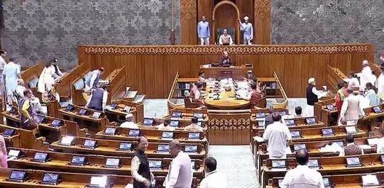 അടിമുടി മാറ്റങ്ങള് നിര്ദേശിച്ച് വഖ്ഫ് നിയമ ഭേദഗതി ബില്ല് അടിമുടി മാറ്റങ്ങള് നിര്ദേശിച്ച് വഖ്ഫ് നിയമ ഭേദഗതി ബില്ല്