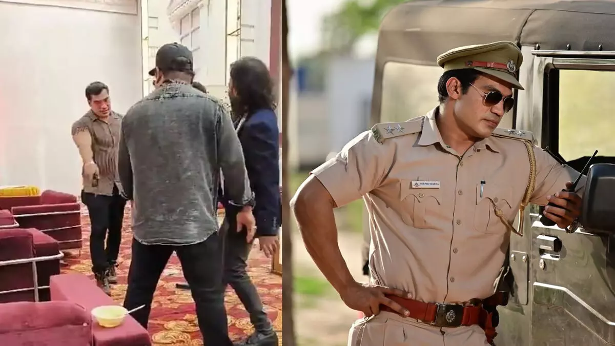 ബിജെപി നേതാവിന്റെ ഭര്ത്താവിന്റെ ജന്മദിനത്തില് തോക്കുമായി നൃത്തം ചെയ്ത് തിഹാര് ജയിലിലെ ഉന്നത ഉദ്യോഗസ്ഥന്(വീഡിയോ) ബിജെപി നേതാവിന്റെ ഭര്ത്താവിന്റെ ജന്മദിനത്തില് തോക്കുമായി നൃത്തം ചെയ്ത് തിഹാര് ജയിലിലെ ഉന്നത ഉദ്യോഗസ്ഥന്(വീഡിയോ)