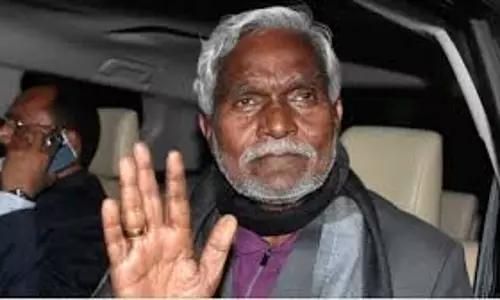 ആറ് എംഎല്എമാരുമായി ചംപയ് സോറന് ഡല്ഹിയിലേക്ക്; ബിജെപിയില് ചേരുമെന്ന് അഭ്യൂഹം ആറ് എംഎല്എമാരുമായി ചംപയ് സോറന് ഡല്ഹിയിലേക്ക്; ബിജെപിയില് ചേരുമെന്ന് അഭ്യൂഹം