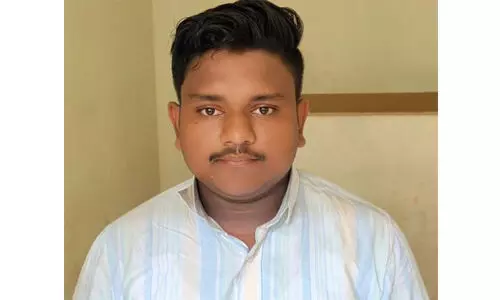 പടനിലം അപകടം: നിര്ത്താതെ പോയ ലോറിയുടെ ഡ്രൈവര് അറസ്റ്റില് പടനിലം അപകടം: നിര്ത്താതെ പോയ ലോറിയുടെ ഡ്രൈവര് അറസ്റ്റില്