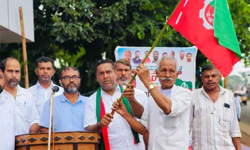 മല്സ്യ മേഖല കോര്പറേറ്റുകള്ക്ക് തീറെഴുതിക്കൊടുക്കരുത്: എ വാസു മല്സ്യ മേഖല കോര്പറേറ്റുകള്ക്ക് തീറെഴുതിക്കൊടുക്കരുത്: എ വാസു