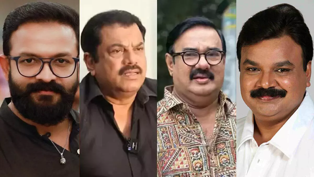 നടന്മാര്ക്കെതിരേ ആരോപണവുമായി വീണ്ടും മറ്റൊരു നടി രംഗത്ത്; ജയസൂര്യ; മുകേഷ്, മണിയന് പിള്ള രാജു എന്നിവര് ആരോപിതര് നടന്മാര്ക്കെതിരേ ആരോപണവുമായി വീണ്ടും മറ്റൊരു നടി രംഗത്ത്; ജയസൂര്യ; മുകേഷ്, മണിയന് പിള്ള രാജു എന്നിവര് ആരോപിതര്