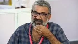 സംവിധായകന് രഞ്ജിത്തിനെതിരെ വെളിപ്പെടുത്തല് നടത്തിയ ശേഷം പരാതി പിന്വലിക്കാന് തനിക്കുമേല് കടുത്ത സമ്മര്ദ്ദമെന്ന് പരാതിക്കാരന് സംവിധായകന് രഞ്ജിത്തിനെതിരെ വെളിപ്പെടുത്തല് നടത്തിയ ശേഷം പരാതി പിന്വലിക്കാന് തനിക്കുമേല് കടുത്ത സമ്മര്ദ്ദമെന്ന് പരാതിക്കാരന്