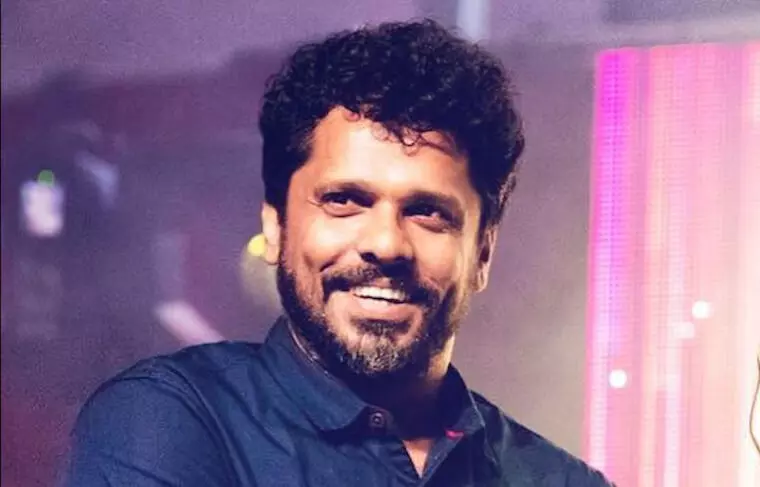 ഫെഫ്കയിലെ ഭിന്നത പൊട്ടിത്തെറിയിലേക്ക്; ആഷിക് അബു രാജിവച്ചു ഫെഫ്കയിലെ ഭിന്നത പൊട്ടിത്തെറിയിലേക്ക്; ആഷിക് അബു രാജിവച്ചു