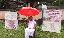 മലപ്പുറം എസ്പിയെ വിടാതെ അന്‍വര്‍ എംഎല്‍എ; ചെങ്കുടയുമായി വസതിക്ക് മുന്നില്‍ കുത്തിയിരുന്ന് പ്രതിഷേധം