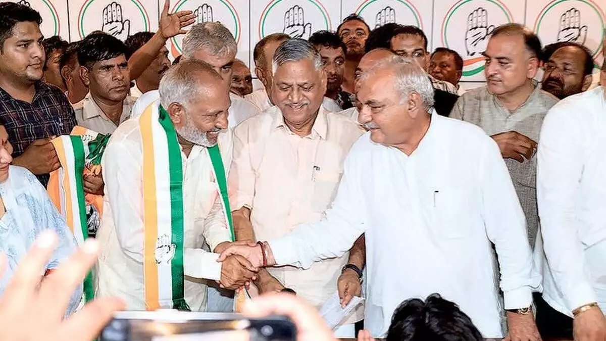 ഹരിയാന ബിജെപിയില് പൊട്ടിത്തെറി; മന്ത്രിയും എംഎല്എയും ഉള്പ്പെടെ കൂട്ടരാജി ഹരിയാന ബിജെപിയില് പൊട്ടിത്തെറി; മന്ത്രിയും എംഎല്എയും ഉള്പ്പെടെ കൂട്ടരാജി