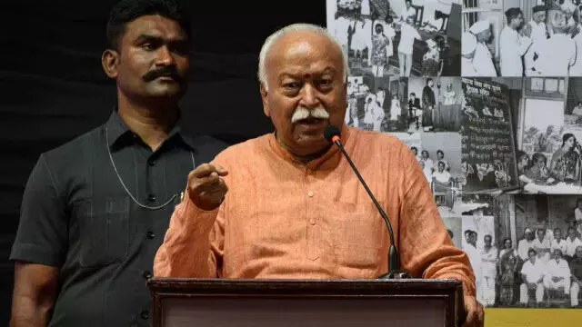 ദൈവമെന്ന് സ്വയം അവകാശപ്പെടരുത്, ജനങ്ങളാണ് തീരുമാനിക്കേണ്ടത്; മോദിക്കെതിരേ വീണ്ടും ഒളിയമ്പെയ്ത് ആര്എസ്എസ് മേധാവി ദൈവമെന്ന് സ്വയം അവകാശപ്പെടരുത്, ജനങ്ങളാണ് തീരുമാനിക്കേണ്ടത്; മോദിക്കെതിരേ വീണ്ടും ഒളിയമ്പെയ്ത് ആര്എസ്എസ് മേധാവി