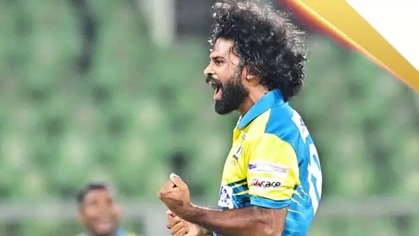 കേരളാ ക്രിക്കറ്റ് ലീഗ്; തൃശൂരിനെ വീഴ്ത്തി കാലിക്കറ്റ് ; ഏരീസ് കൊല്ലത്തെ തകര്ത്ത് കൊച്ചി ബ്ലൂ ടൈഗേഴ്സ് കേരളാ ക്രിക്കറ്റ് ലീഗ്; തൃശൂരിനെ വീഴ്ത്തി കാലിക്കറ്റ് ; ഏരീസ് കൊല്ലത്തെ തകര്ത്ത് കൊച്ചി ബ്ലൂ ടൈഗേഴ്സ്