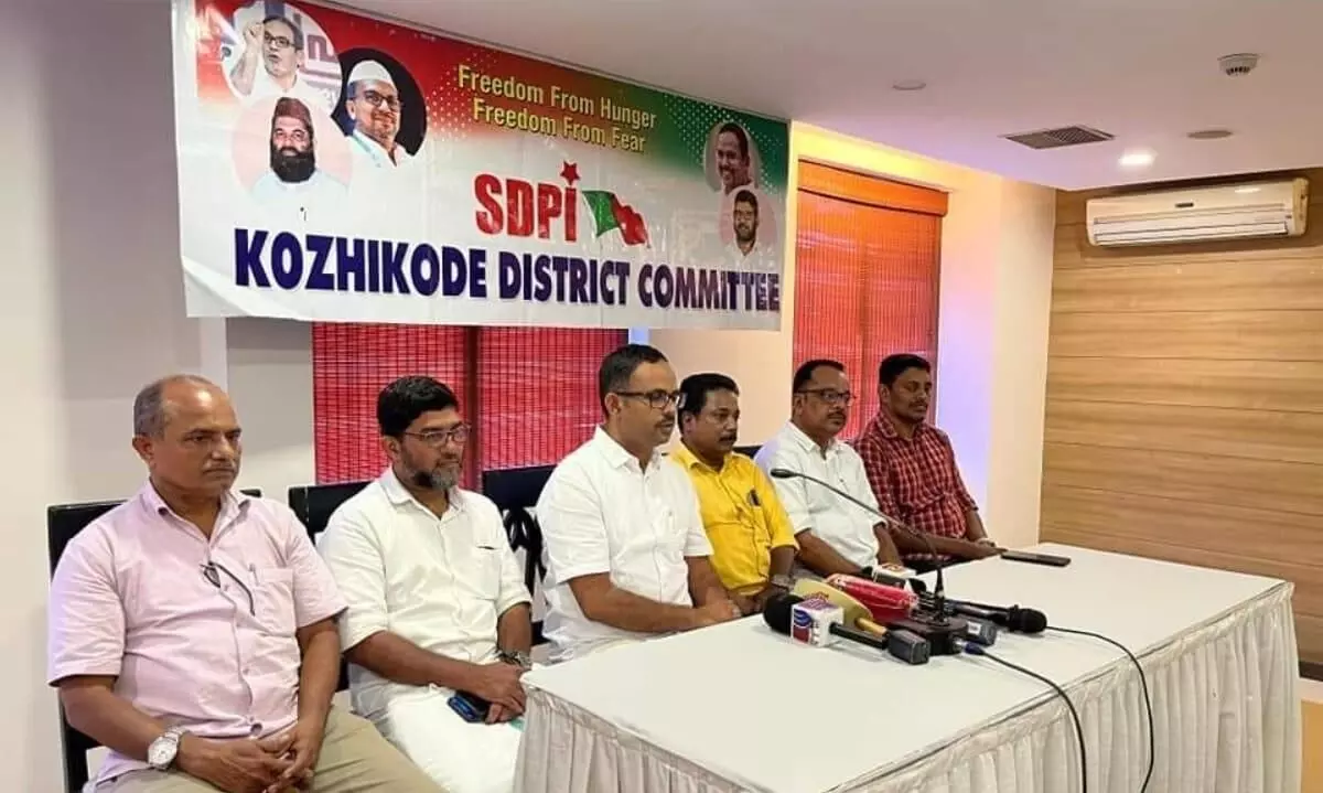സെക്രട്ടറിയേറ്റ് അനക്സും ഹൈക്കോടതി ബെഞ്ചും കോഴിക്കോട്ട് സ്ഥാപിക്കുക സെക്രട്ടറിയേറ്റ് അനക്സും ഹൈക്കോടതി ബെഞ്ചും കോഴിക്കോട്ട് സ്ഥാപിക്കുക