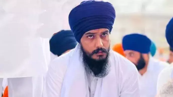 എംപി അമൃത്പാല് സിങിന്റെ വസതികളില് എന്ഐഎ റെയ്ഡ് എംപി അമൃത്പാല് സിങിന്റെ വസതികളില് എന്ഐഎ റെയ്ഡ്