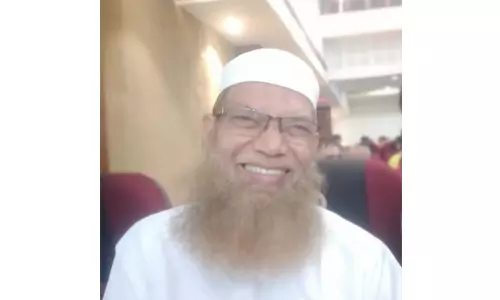 മുംബൈയില് ട്രെയിനില്നിന്ന് വീണ് മരിച്ച പെരിന്തല്മണ്ണ സ്വദേശിയുടെ മയ്യിത്ത് നാളെ നാട്ടിലെത്തിക്കും മുംബൈയില് ട്രെയിനില്നിന്ന് വീണ് മരിച്ച പെരിന്തല്മണ്ണ സ്വദേശിയുടെ മയ്യിത്ത് നാളെ നാട്ടിലെത്തിക്കും