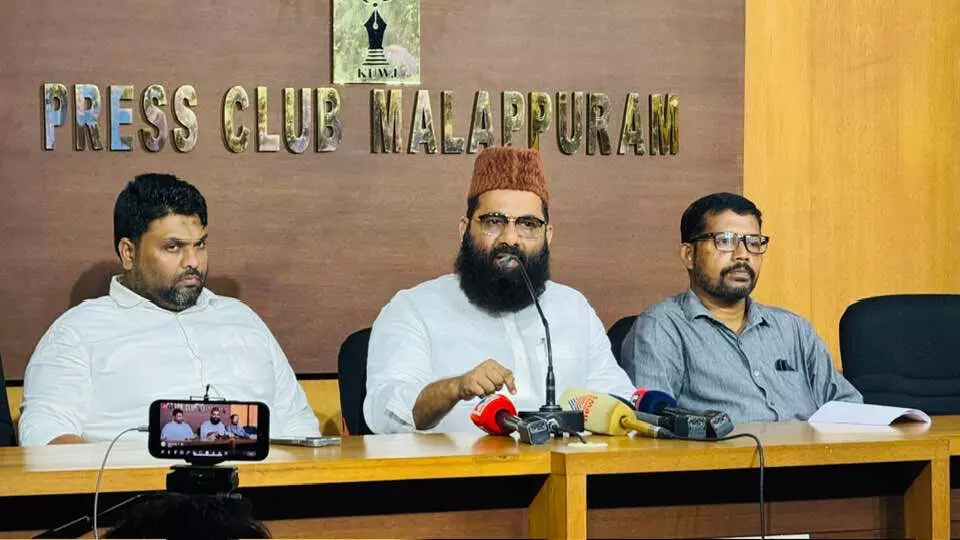 പിണറായി-പോലിസ്-ആര്എസ്എസ് കൂട്ടുകെട്ട് കേരളത്തെ തകര്ക്കുന്നു; എസ്ഡിപിഐ ജനജാഗ്രത കാംപയിന് സപ്തംബര് 25 മുതല് ഒക്ടോബര് 25 വരെ പിണറായി-പോലിസ്-ആര്എസ്എസ് കൂട്ടുകെട്ട് കേരളത്തെ തകര്ക്കുന്നു; എസ്ഡിപിഐ ജനജാഗ്രത കാംപയിന് സപ്തംബര് 25 മുതല് ഒക്ടോബര് 25 വരെ