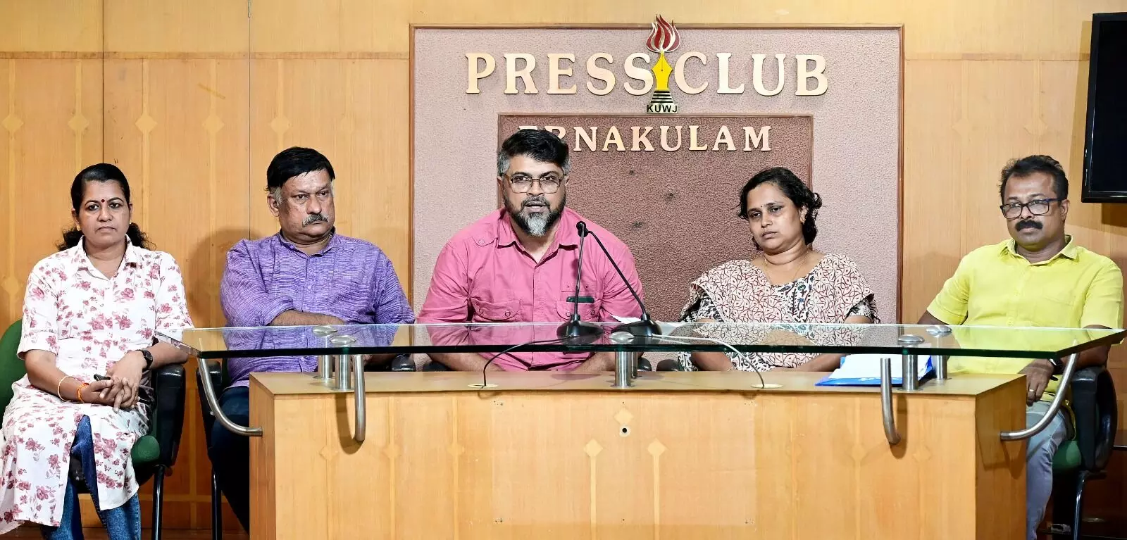 കേരള പത്രപ്രവര്ത്തക യൂണിയന് സംസ്ഥാന സമ്മേളനം ഒക്ടോബര് 17 മുതല് 19 വരെ കൊച്ചിയില് കേരള പത്രപ്രവര്ത്തക യൂണിയന് സംസ്ഥാന സമ്മേളനം ഒക്ടോബര് 17 മുതല് 19 വരെ കൊച്ചിയില്