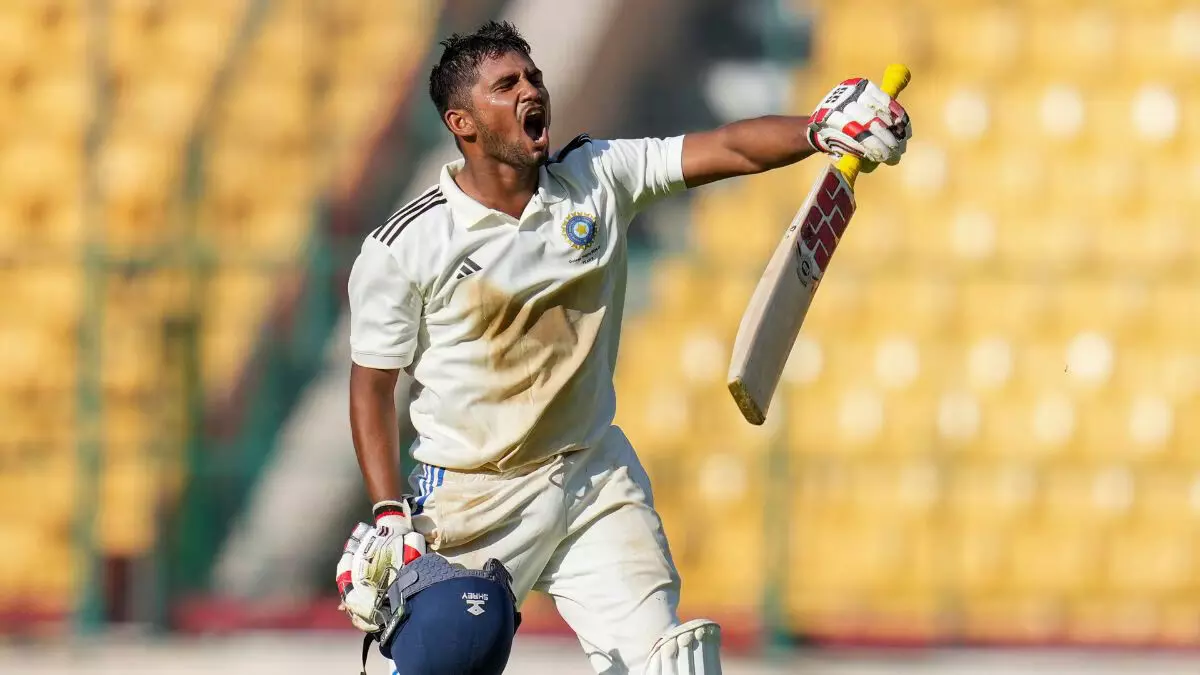 കാറപകടം; സര്ഫറാസ് ഖാന്റെ സഹോദരന് മുഷീര് ഖാന് ഗുരുതര പരിക്ക് കാറപകടം; സര്ഫറാസ് ഖാന്റെ സഹോദരന് മുഷീര് ഖാന് ഗുരുതര പരിക്ക്