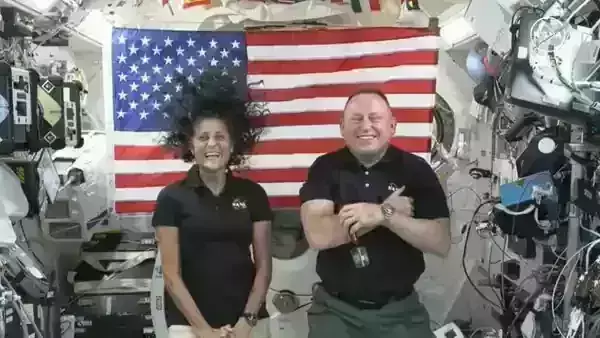 സുനിത വില്യംസിനെ തിരികെ എത്തിക്കല്; രണ്ട് സീറ്റുകള് ഒഴിച്ചിട്ട് സ്പേസ് എക്സിന്റെ ക്രൂ-9 ബഹിരാകാശത്തേക്ക് പറന്നു സുനിത വില്യംസിനെ തിരികെ എത്തിക്കല്; രണ്ട് സീറ്റുകള് ഒഴിച്ചിട്ട് സ്പേസ് എക്സിന്റെ ക്രൂ-9 ബഹിരാകാശത്തേക്ക് പറന്നു