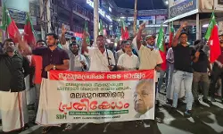 മുഖ്യമന്ത്രിയുടെ ആര്‍എസ്എസ് ഭാഷ്യം; മലപ്പുറത്ത് വിവിധയിടങ്ങളില്‍ എസ്ഡിപിഐ പ്രതിഷേധം(വീഡിയോ)