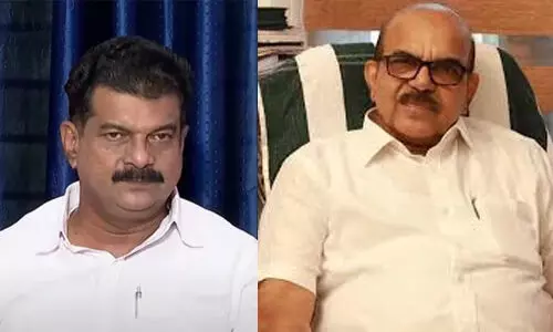മുഖ്യമന്ത്രിയുടെ ഓഫിസിലെത്തുന്ന കാണാന് കൊള്ളാവുന്ന സ്ത്രീകളോട് ശൃംഗാരം; പി ശശിക്കെതിരായ പരാതി പുറത്തുവിട്ട് പി വി അന്വര് മുഖ്യമന്ത്രിയുടെ ഓഫിസിലെത്തുന്ന കാണാന് കൊള്ളാവുന്ന സ്ത്രീകളോട് ശൃംഗാരം; പി ശശിക്കെതിരായ പരാതി പുറത്തുവിട്ട് പി വി അന്വര്
