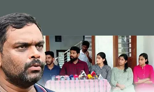 മതസ്പര്ധയുണ്ടാക്കാന് ശ്രമിച്ചെന്ന്; ലോറി ഉടമ മനാഫിനെതിരേ കേസ് മതസ്പര്ധയുണ്ടാക്കാന് ശ്രമിച്ചെന്ന്; ലോറി ഉടമ മനാഫിനെതിരേ കേസ്