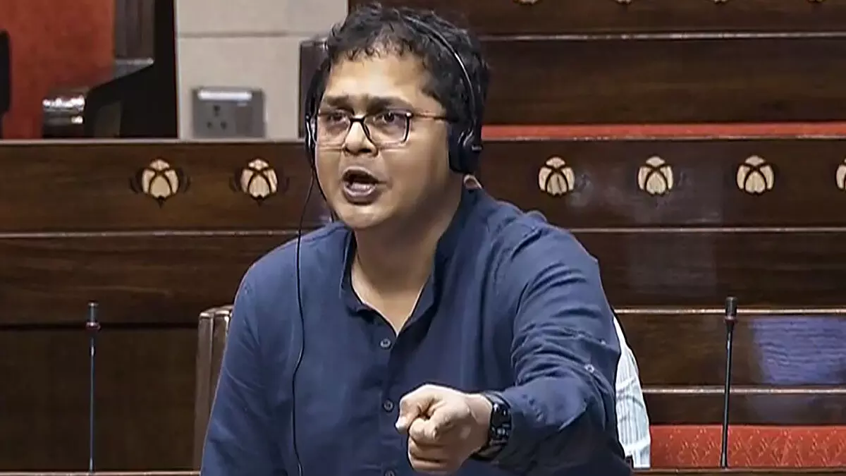 മോദിക്കു വേണ്ടി പിആര്; സ്വച്ഛ് ഭാരതില് നിന്ന് വക മാറ്റിയത് 8000 കോടിയോളം രൂപ മോദിക്കു വേണ്ടി പിആര്; സ്വച്ഛ് ഭാരതില് നിന്ന് വക മാറ്റിയത് 8000 കോടിയോളം രൂപ