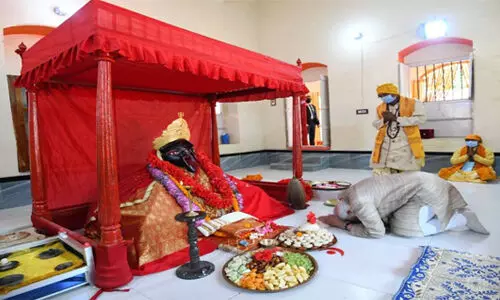 കാളി പ്രതിഷ്ഠയില് മോദി സമര്പ്പിച്ച കിരീടം മോഷണം പോയി കാളി പ്രതിഷ്ഠയില് മോദി സമര്പ്പിച്ച കിരീടം മോഷണം പോയി