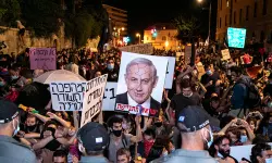 ഞങ്ങള് മാപ്പ് തരില്ല റോഡ് ഉപരോധിച്ച് ബന്ദികളുടെ ബന്ധുക്കള്; തെല് അവീവ് തെരുവുകളില് പ്രതിഷേധം കനക്കുന്നു ഞങ്ങള് മാപ്പ് തരില്ല റോഡ് ഉപരോധിച്ച് ബന്ദികളുടെ ബന്ധുക്കള്; തെല് അവീവ് തെരുവുകളില് പ്രതിഷേധം കനക്കുന്നു