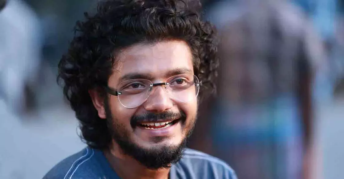 നടന്‍ ശ്രീനാഥ് ഭാസിയുടെ ലൈസന്‍സ് സസ്‌പെന്‍ഡ് ചെയ്തു