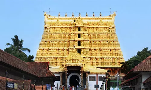 ശ്രീ പത്മനാഭ സ്വാമി ക്ഷേത്രത്തിലെ മോഷണം; ജീവനക്കാരെ നുണപരിശോധനക്ക് വിധേയമാക്കണമെന്ന് പോലിസ് ശ്രീ പത്മനാഭ സ്വാമി ക്ഷേത്രത്തിലെ മോഷണം; ജീവനക്കാരെ നുണപരിശോധനക്ക് വിധേയമാക്കണമെന്ന് പോലിസ്