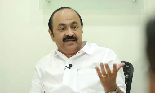 എല്ലാം പേപ്പറിലെഴുതിയ സുരക്ഷ; ഗോവിന്ദച്ചാമി ജയില് ചാടിയ സംഭവത്തില് സര്ക്കാരിനെതിരേ പ്രതിപക്ഷം എല്ലാം പേപ്പറിലെഴുതിയ സുരക്ഷ; ഗോവിന്ദച്ചാമി ജയില് ചാടിയ സംഭവത്തില് സര്ക്കാരിനെതിരേ പ്രതിപക്ഷം