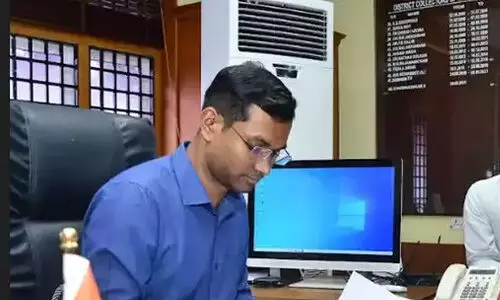 നവീന് ബാബുവിന് അവധി നല്കുന്നതില് കടുത്ത നിയന്ത്രണമുണ്ടായിരുന്നു:കണ്ണൂര് കലക്ടര്ക്കെതിരേ മൊഴി നല്കി നവീന്റെ കുടുംബം നവീന് ബാബുവിന് അവധി നല്കുന്നതില് കടുത്ത നിയന്ത്രണമുണ്ടായിരുന്നു:കണ്ണൂര് കലക്ടര്ക്കെതിരേ മൊഴി നല്കി നവീന്റെ കുടുംബം