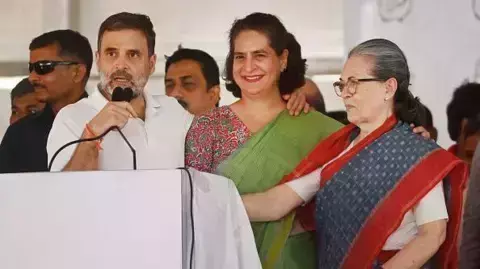 പ്രിയങ്കയ്ക്കും രാഹുലിനുമൊപ്പം മറ്റന്നാള് സോണിയാ ഗാന്ധിയും വയനാട്ടില് പ്രിയങ്കയ്ക്കും രാഹുലിനുമൊപ്പം മറ്റന്നാള് സോണിയാ ഗാന്ധിയും വയനാട്ടില്
