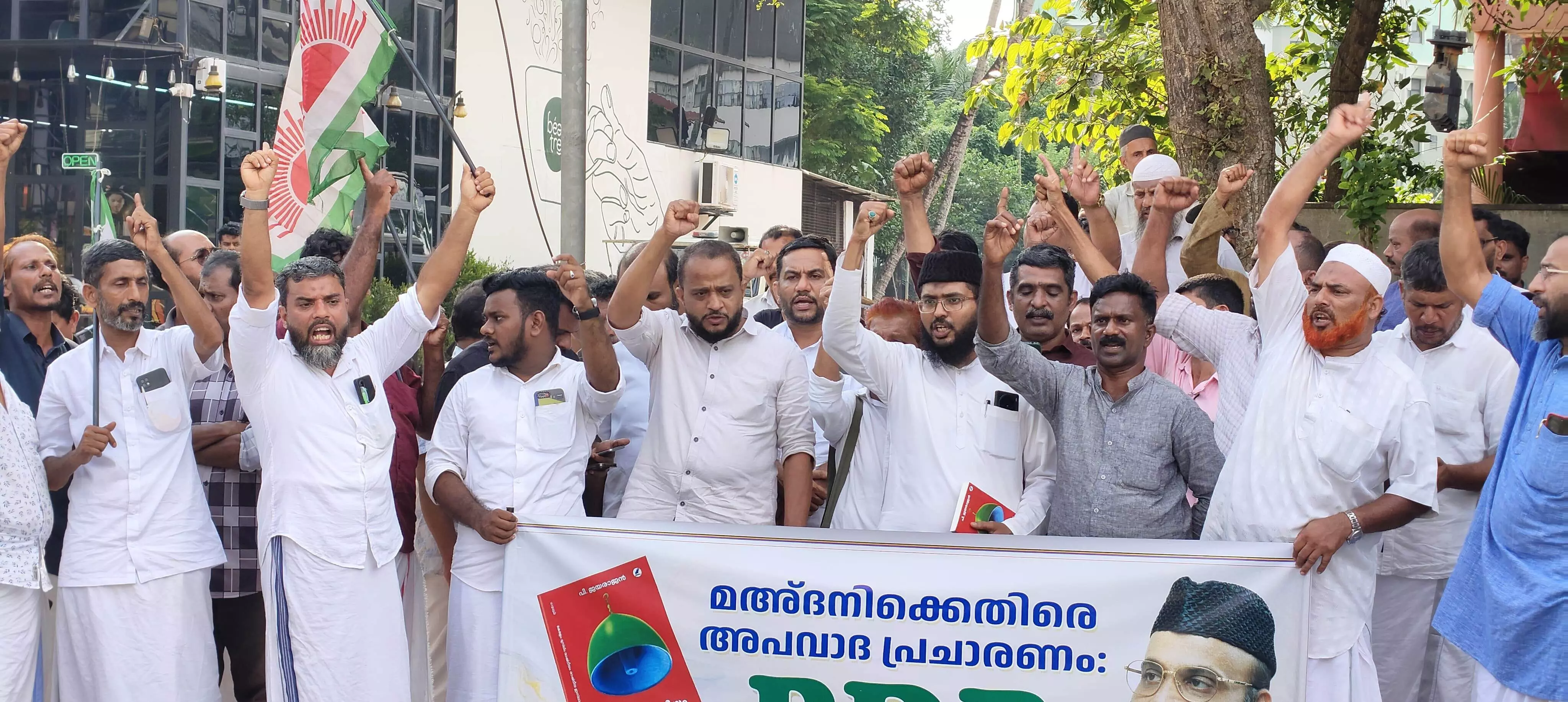 മഅ്ദനിക്കെതിരെ തീവ്രവാദ ആരോപണം; പരസ്യ സംവാദത്തിന് വെല്ലുവിളിക്കുന്നു പിഡിപി മഅ്ദനിക്കെതിരെ തീവ്രവാദ ആരോപണം; പരസ്യ സംവാദത്തിന് വെല്ലുവിളിക്കുന്നു പിഡിപി