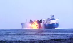 അറബിക്കടലിലും ചെങ്കടലിലും മൂന്നു കപ്പലുകള്‍ തകര്‍ത്ത് ഹൂത്തികള്‍