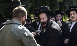 ഇസ്രായേലില് ഹരേദി ജൂതന്മാരുടെ പ്രതിഷേധം; നിര്ബന്ധിത സൈനിക സേവന നിയമം പിന്വലിക്കണമെന്നാണ് ആവശ്യം ഇസ്രായേലില് ഹരേദി ജൂതന്മാരുടെ പ്രതിഷേധം; നിര്ബന്ധിത സൈനിക സേവന നിയമം പിന്വലിക്കണമെന്നാണ് ആവശ്യം