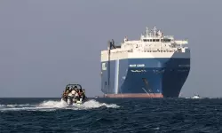 ഹൂത്തികളുടെ നാവിക ഉപരോധം: ഈജിപ്തിന് 50000 കോടിയുടെ നഷ്ടം; അമേരിക്കക്ക് അധിക ചെലവ് 40000 കോടി